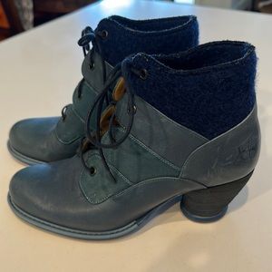 Fluevog blue booties 8